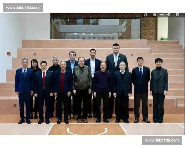 姚明对决易建联中国篮球两代中锋巅峰传承与时代对话的荣耀碰撞史